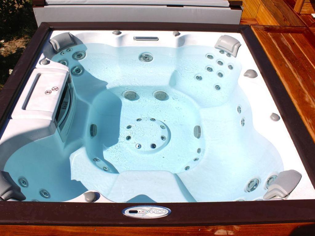 F2 Avec Jacuzzi, Petanque, A 3 Min Mer, Dans Grande Propriete Porticcio  Kültér fotó